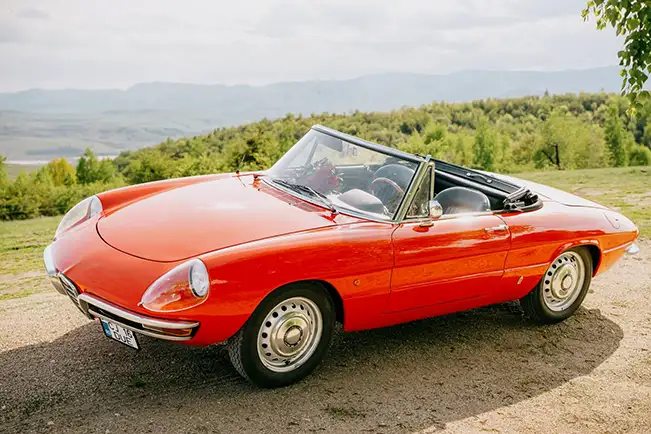 Vintage car rental Transilvania - Alfa Romeo Spider Duetto