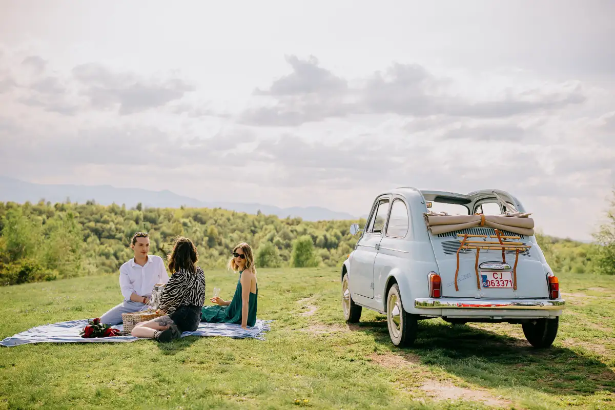 Fiat 500D Transformabile classic car picnic in the Romanian countryside